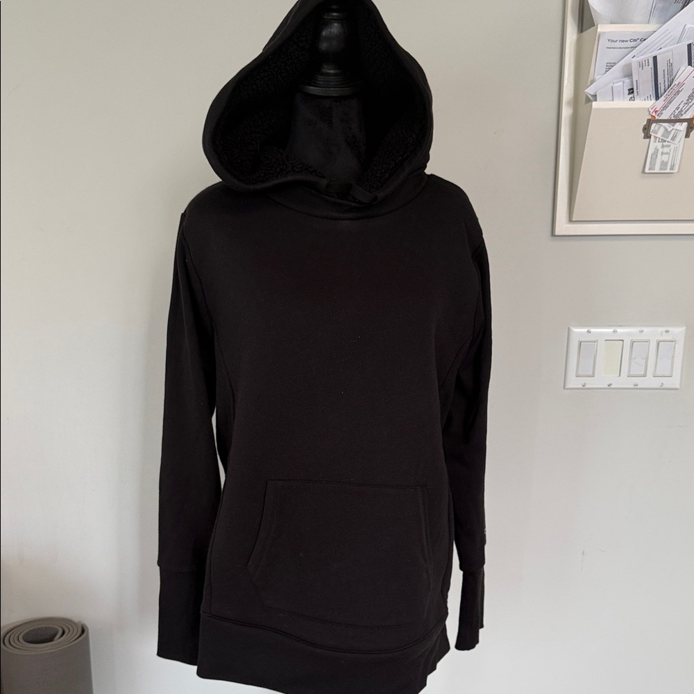 ALO Yoga Black Hooded Sweater